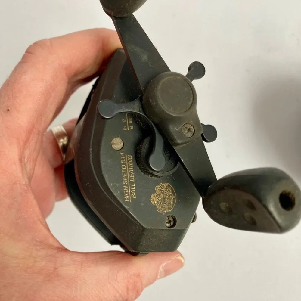 Lot 2 Vintage Bait Casting Reels Abu Garcia Ambassadeur Max & Shimano B-Mag 1000 - Picture 5 of 6
